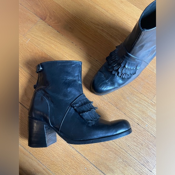 Handmade Black Kiltie Boots - Picture 3 of 7